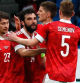 Los jugadores de Rusia celebran un gol en un amistoso ante Bulgaria antes de la pasada Eurocopa.