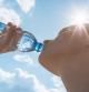 Beber agua tiene múltiples beneficios para la salud