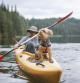 Disfrutando del kayak con el perro