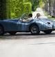 Brooklyn y Nicola montados en el Jaguar E-Type Concept Zero, el regalo de boda de David Beckham