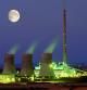 Vista de nocturna de la central térmica de Andorra (Teruel) en pleno funcionamiento, en abril de 2012 .