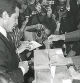 ELECCIONES GENERALES 1977: Madrid, 15-6-1977.- El presidente del gobierno, Adolfo Suárez, acudió a primera hora de esta mañana a depositar su voto en el colegio electoral Andres Manjon, de la calle Francos Rodriguez. Los españoles acuden masivamente a depositar sus votos, por primera vez en 40 años, para elegir a los representantes en las nuevas Cortes Constituyentes. EFE/aa