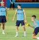 Las Vegas (United States), 22/07/2022.- FC Barcelona player Robert Lewandowski (2-L) and and Ronald Araujo (L) participate in the open training session of the team in Las Vegas, USA, 22 July 2022. FC Barcelona will play against Real Madrid in a pre-season friendly soccer match on 23 July 2022. (Futbol, Amistoso, Abierto, Estados Unidos) EFE/EPA/Marcin Cholewinski POLAND OUT