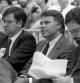 Un joven Felipe González acompañado de los ministrosNarcís Serra, a su izquierda, yErnest LluchyJoan Majó, a su derecha