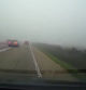 Las maniobras de adelantamiento en condiciones de niebla son muy peligrosas