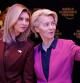 Olena Zelenska, primera dama ucraniana, y Ursula von der Leyen, presidenta de la CE, este martes en Davos