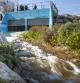 Agua regenerada se vierte en el río Llobregat este jueves a la altura de Sant Vicenç dels Horts