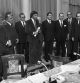 ESPAÑA PACTOS DE LA MONCLOA 1977: MADRID, 25/10/1977.- Se firman los Pactos de la Moncloa. Los representantes de los grupos parlamentarios proceden a firmar en el Palacio de la Moncloa el documento de medidas económicas. De iz a dcha: Enrique Tierno Galván (PSP), Santiago Carrillo (PCE), José María Triginer (Federación catalana PSOE), Joan Raventos (PSC), Felipe González (PSOE), Juan Ajuriaguerra (PNV), Adolfo Suárez (UCD), Manuel Fraga (AP), Leopoldo Calvo Sotelo(UCD) y Miguel Roca (Minoría Catalana). EFE/Mondelo