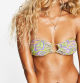 Top de bikini morado y verde palabra de honor con detalle de anilla y diseño estampado de Urban Threads