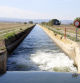El Canal d'Urgell con agua circulando entre Bellpuig y Arbeca.