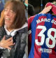 La emotiva celebración entre lágrimas de la familia de Marc Guiu tras marcar con su debut en el Barça