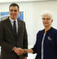 In this handout photograph released by La Moncloa on October 23, 2023 Spanish Prime Minister Pedro Sanchez (L) shakes hands with Israeli Ambassador to Spain Rodica Radian-Gordon prior to holding a meeting at La Moncloa in Madrid. (Photo by Fernando CALVO / LA MONCLOA / AFP) / RESTRICTED TO EDITORIAL USE - MANDATORY CREDIT 