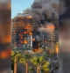 Espectacular incendio en València: los bomberos intentan rescatar a vecinos del fuego