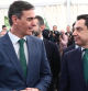 Pedro Sánchez y Juan Manuel Moreno charlan en un momento del acto en Pino Montano