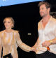 Chris Hemsworth y Elsa Pataky dirigiéndose a una de las after party de la gala Met