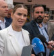 MAHÓN (MENORCA), 29/04/2024.- La presidenta del Govern balear y líder del PP de las islas, Marga Prohens, atiende a la prensa en el puerto de Mahón durante su visita institucional a Menorca este lunes. Prohens considera que la amenaza frustrada de dimitir del presidente del Gobierno, Pedro Sánchez, ha sido 