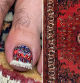 El productor musical Benny Blanco triunfa con su manicura en Instagram.