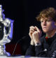 Jannik Sinner, este domingo, junto al trofeo del US Open