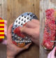 Un inglés enseña qué es el pan con tomate e indigna a todo el mundo: “Por cada visualización, mueren tres catalanes”