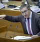 El conseller José Antonio Rovira, en el pleno de Les Corts