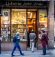Foto ANDREA MARTÍNEZ PASTOR. Librería Sant Jordi, en la calle Ferran, 41, de Barcelona. Ha muerto el propietario, Josep Morales Monroig, y lo están vendiendo todo porque se trasladan al local OJO.