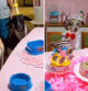La hilarante escena de una oveja celebrando su cumpleaños junto a todos sus amigos perrunos: “Al gato no le invitaron”