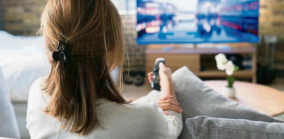 Luz, internet, seguros... Cambiar de compañía ahorra más de 1.000 euros al año