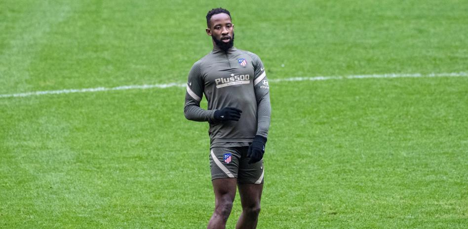 La impactante imagen del desmayo de Moussa Dembélé en pleno entrenamiento