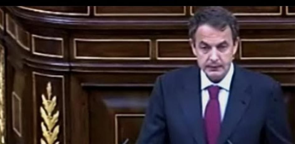 Zapatero baja el sueldo de los funcionarios un 5% desde junio y congela las pensiones