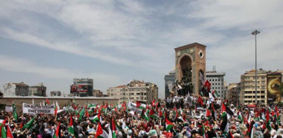 El Ejército israelí asalta la flotilla humanitaria y deja al menos 9 muertos y decenas de heridos