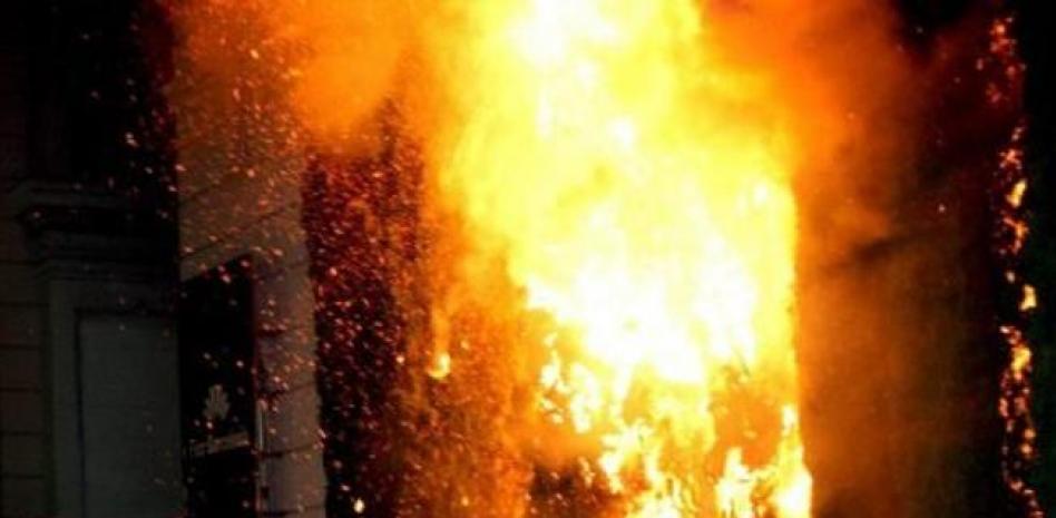 Miles de barceloneses celebran el triunfo de España sobre Holanda