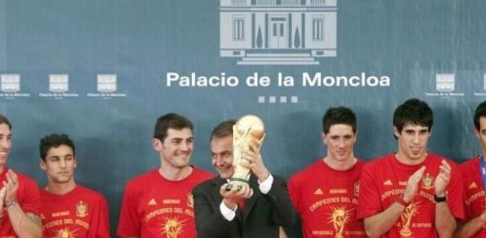 Los Reyes han recibido a los campeones del mundo en el Palacio Real
