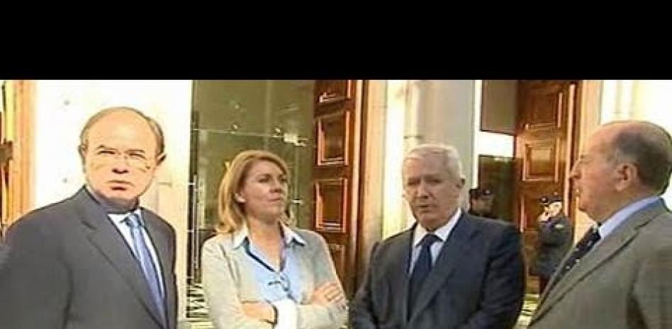 El PP trata de aparcar el desliz de Cospedal y Arenas con su guión de críticas a Zapatero y Rubalcaba