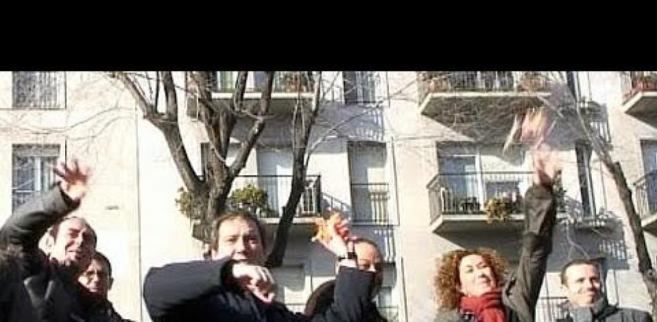 Camacho insta a Mas a reducir la administración catalana para disminuir costes