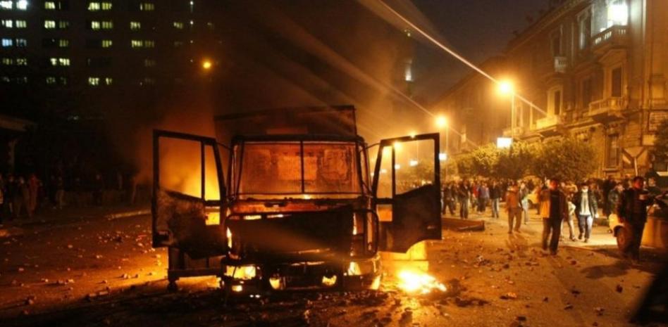 Fracasa el toque de queda en Egipto: los manifestantes entran en el ministerio de Exteriores