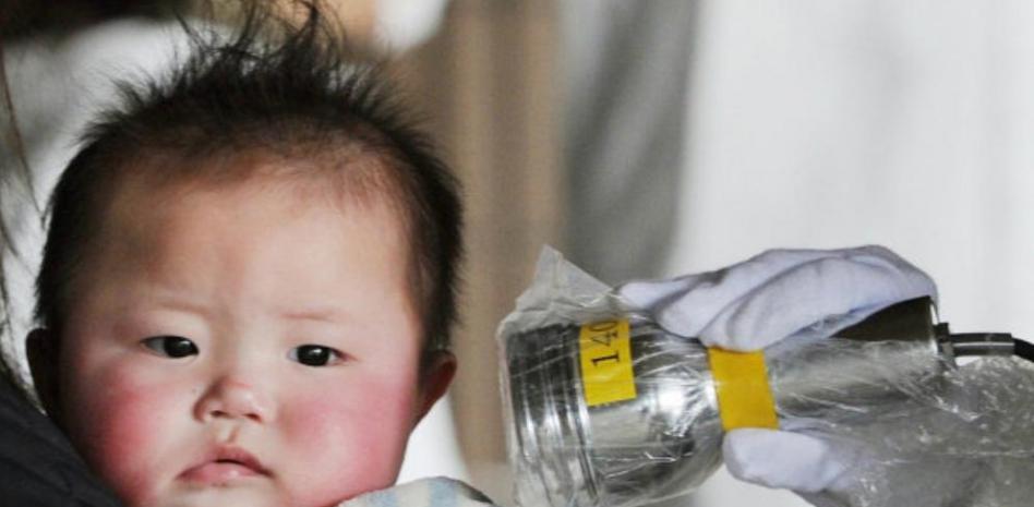 Japón recomienda a la población abandonar la zona de 30 km en torno a Fukushima