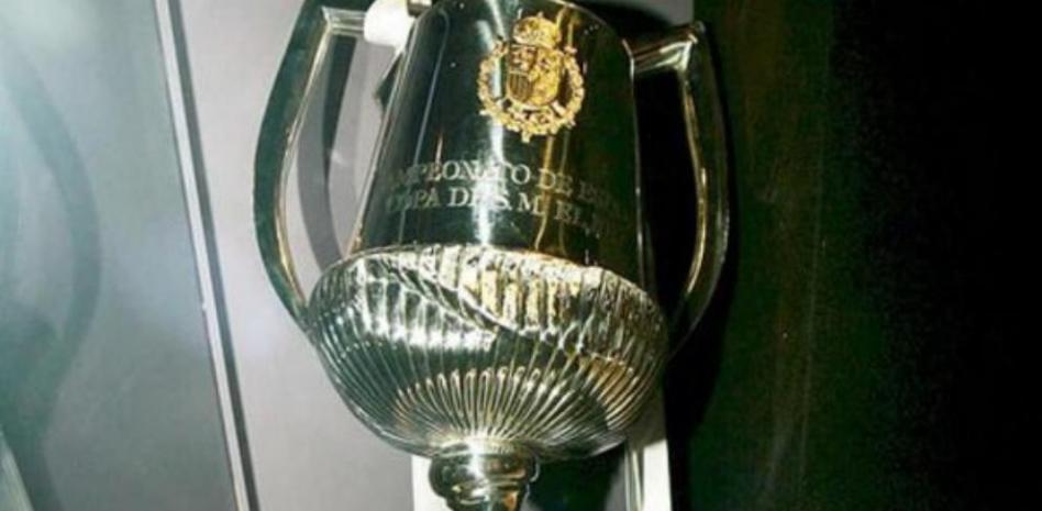 La Copa se cae y termina atropellada por el autobús