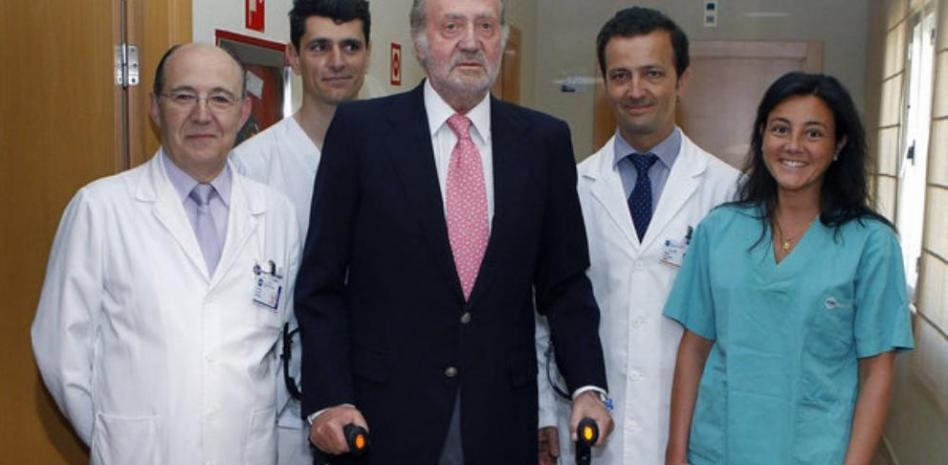 El Rey sale del hospital en donde fue operado el viernes