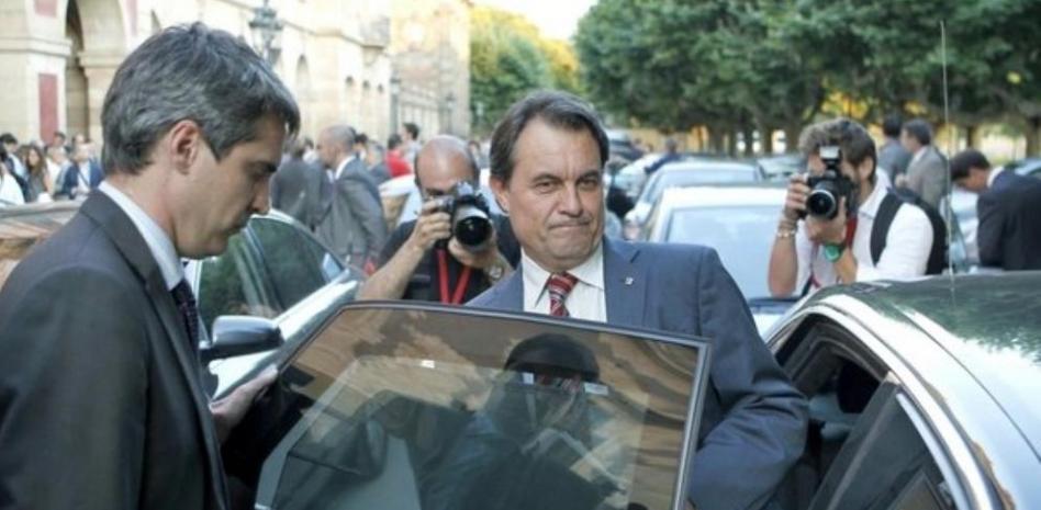 La protesta se traslada del parque de la Ciutadella a la plaza Sant Jaume