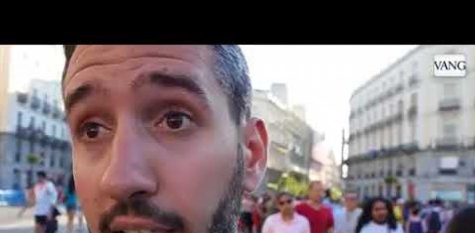 Medio millar de personas secundan el 'Debate del Pueblo' del 15-M