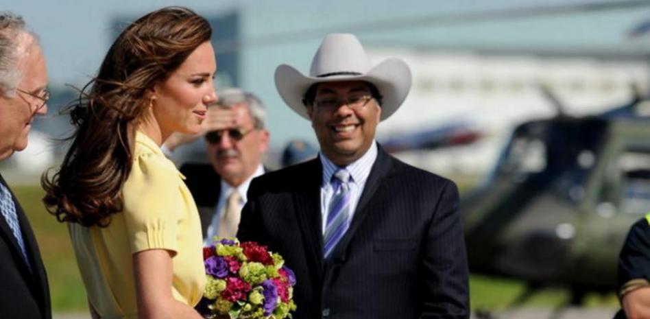 El viento le juega una mala pasada a Kate Middleton