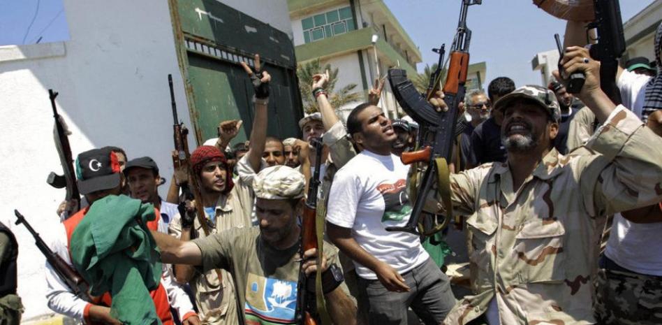 Saif el Islam aparece en el hotel de la prensa en Trípoli y dice que Gadafi se encuentra bien