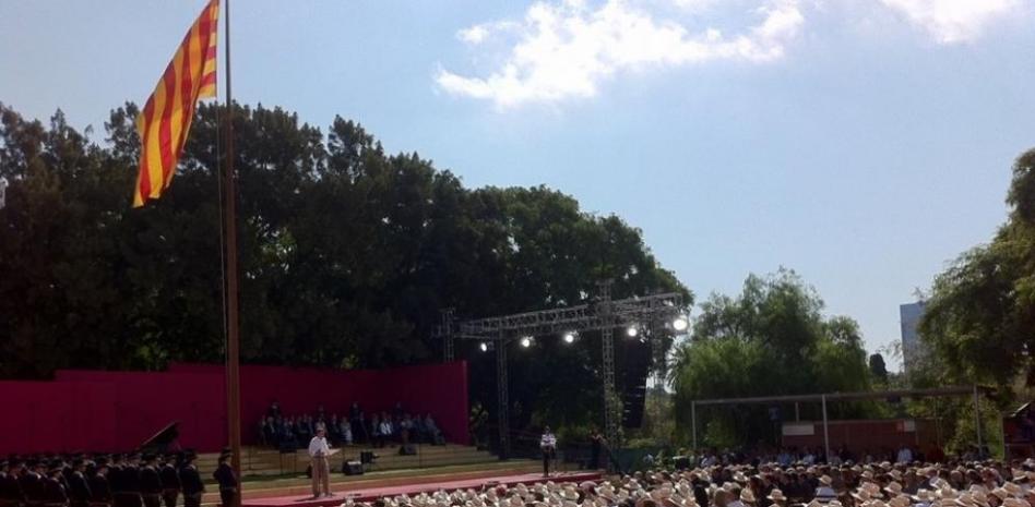 Miles de catalanes asisten al acto de una Diada marcada por la inmersión