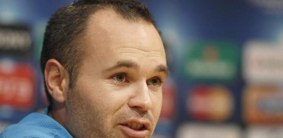 Iniesta: "Por haber empatado un partido no tenemos que volvernos locos"