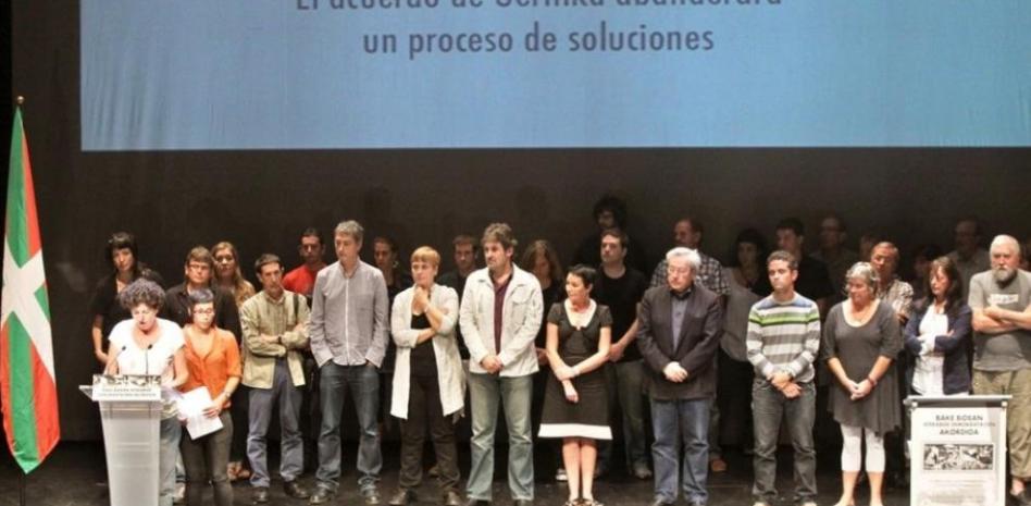 Los presos de ETA muestran su adhesión al Acuerdo de Gernika