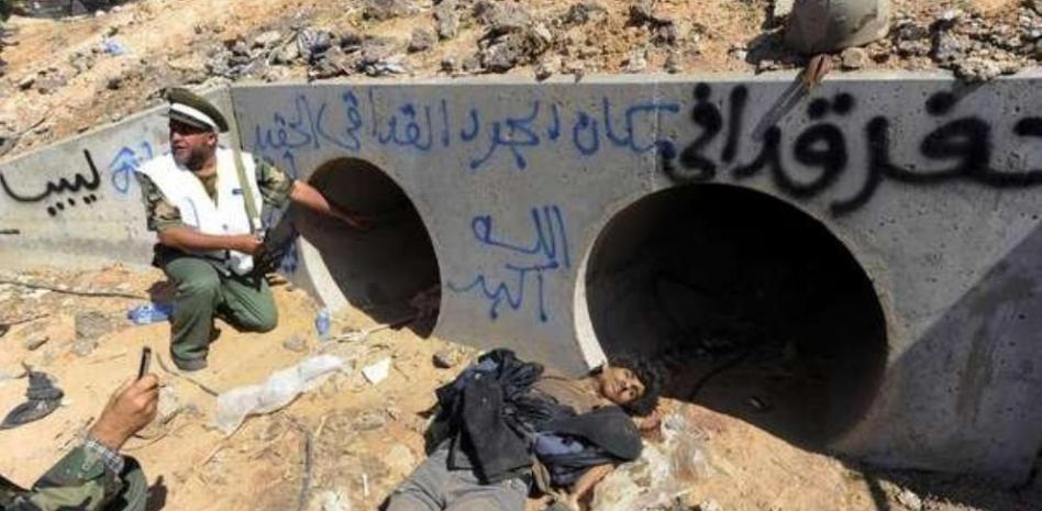 Sale a la luz un nuevo vídeo sobre la muerte de Gadafi