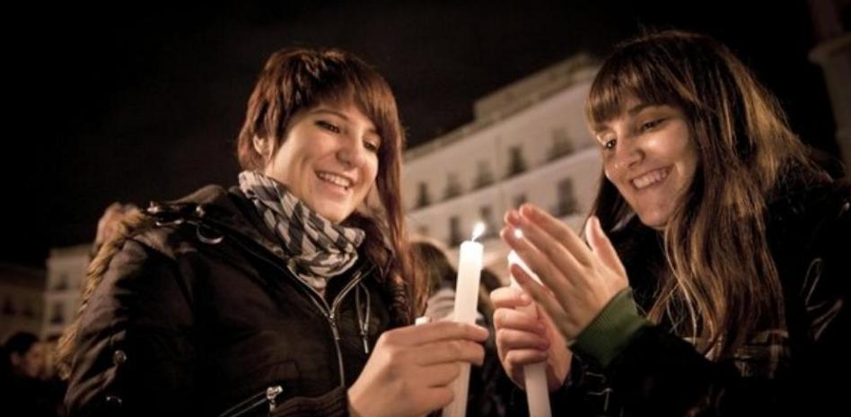 Los 'indignados' intensifican su presencia en los lugares donde nació el movimiento