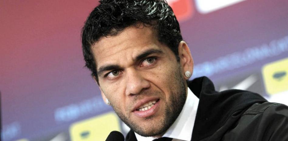 Dani Alves: "No se puede pasar de ser la 'rehostia' a no ser nada"