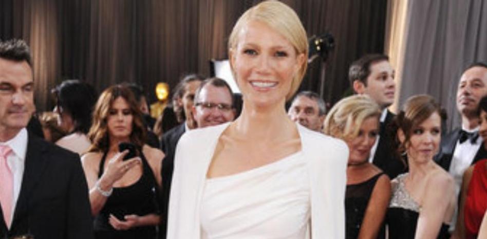 Gwyneth Paltrow y Mila Jovovich reinan en la alfombra roja de los Oscar