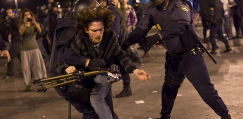 Ocho detenidos en el tercer desalojo consecutivo en Sol